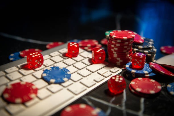 Live Dragon Tiger table at hahawin88 with professional dealer and card display